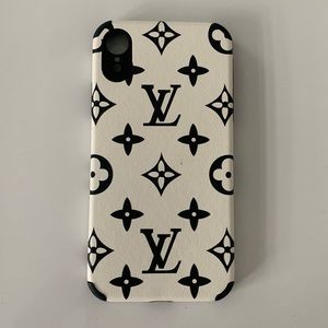 iPhone XR black and white case